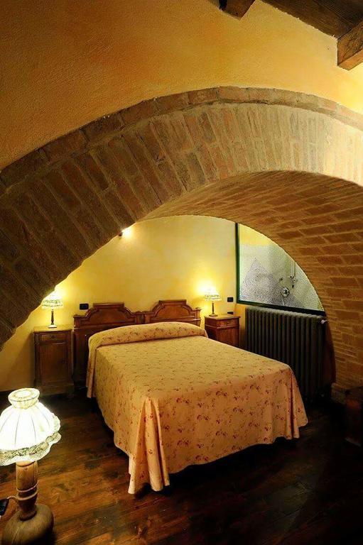 Agriturismo La Fenice Tole Екстер'єр фото